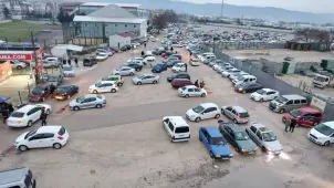 Suriyeli Sığınmacılar Dönüş Hazırlıklarında: Araç Piyasası Düşüyor! - 61Gündem